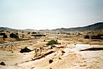 Matmata/ Rechts vorn geht es in eine Berberhöhle